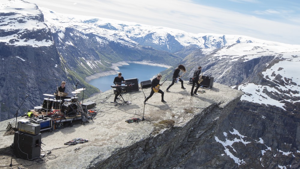 Shining Trolltunga